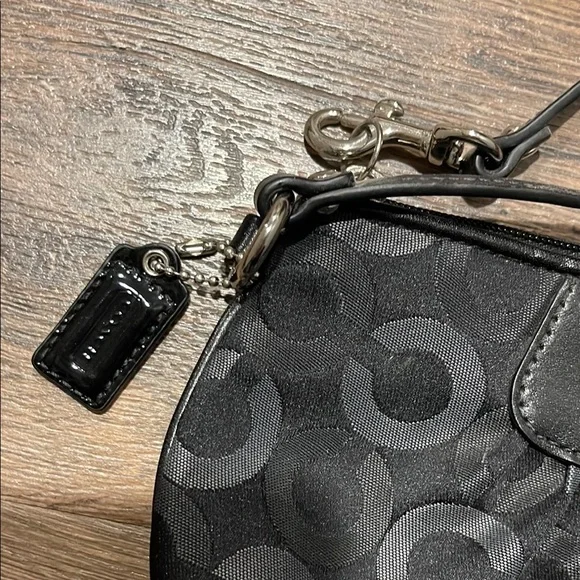 Vintage Coach Black Wristlet Bag - Picture 3 of 5